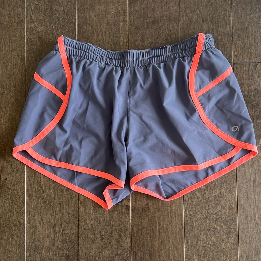 GAP FIT size XS excellent used condition mid-low rise grey/pink lined shorts